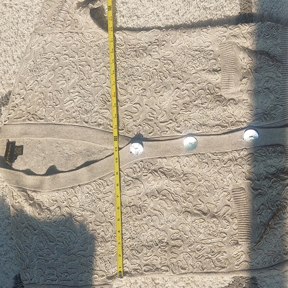 Donna Karan Vintage Long Neutral Deep-V Woven Rayon Cardigan with Pearls… - Picture 4 of 7